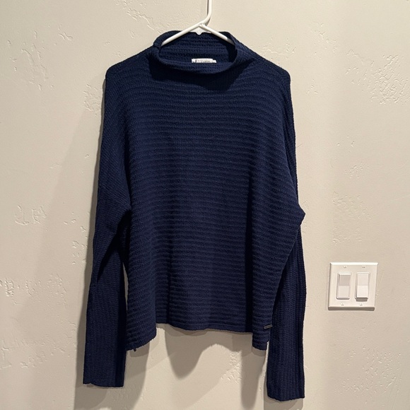 Carve Designs Navy Long Sleeve Top - Picture 1 of 2